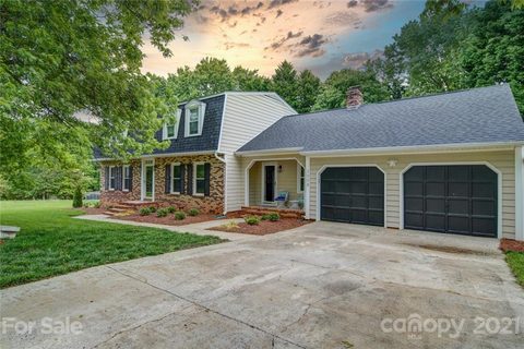 1008 Sandy Court sold home in Forest Brook, Gastonia, NC