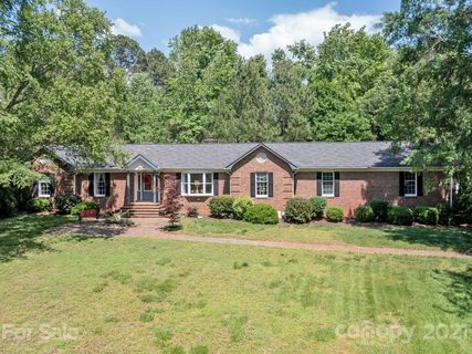 3705 Davis Drive sold home in East Providence Estates, Charlotte, NC