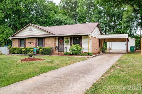 6712 Flintrock Road sold home in Little Rock Woods, Charlotte, NC