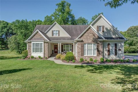 103 Kendallwood Drive