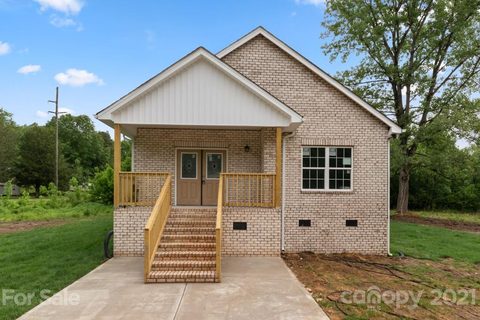 201 Sheffield Drive sold home in English Garden Park, York, SC