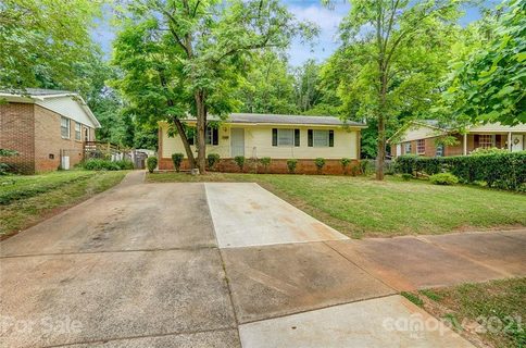 9422 Spruce Pine Place