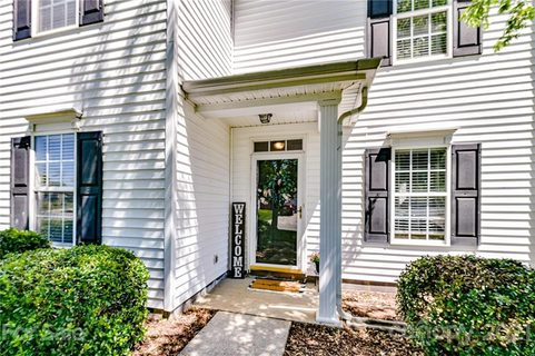 3063 Hawick Commons Drive