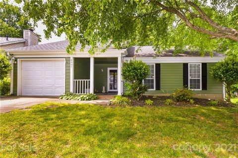 8407 Bedford Green Lane sold home in Cambridge Commons, Charlotte, NC