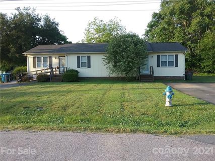123 Oakwood Avenue sold multi-family property in Oak Ridge, Salisbury, NC