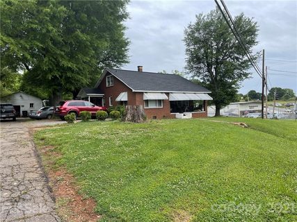 1648 Newton Drive sold home in Woodlawn, Statesville, NC