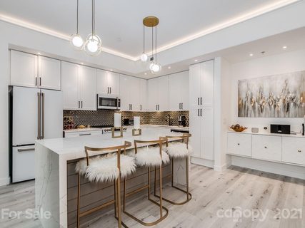 4620 Piedmont Row Drive 303