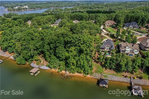 Previously sold for $305,000