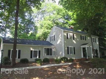 201 Castlegate Drive