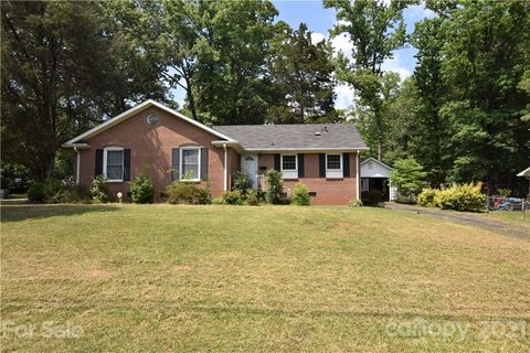 2201 Maplecrest Drive