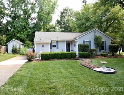 8625 Conklin Place sold home in Stoneridge, Charlotte, NC
