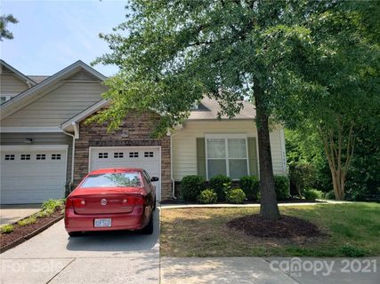 5906 Pale Moss Lane sold townhome in Crosspointe, Charlotte, NC