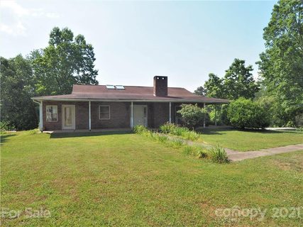 4635 27th Street Lane sold home in Snow Creek Cove, Hickory, NC