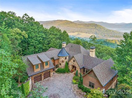 10 Creek Hollow Court