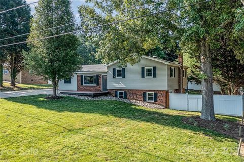 2618 32nd Avenue sold home in Eastwood, Hickory, NC