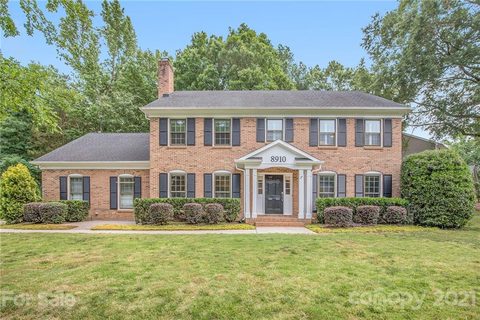 8910 Peyton Randolph Drive sold home in Williamsburg, Charlotte, NC