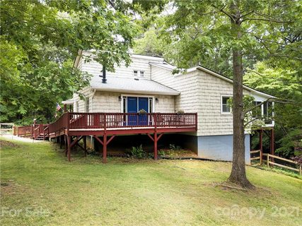 2 Arnstein Circle sold home in Arnstein Acres, Fletcher, NC