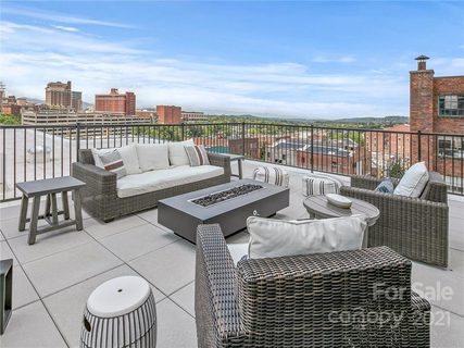 17 N Market Street 202
