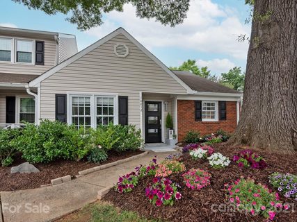 10812 Winterbourne Court sold townhome in Kensington At Raintree, Charlotte, NC