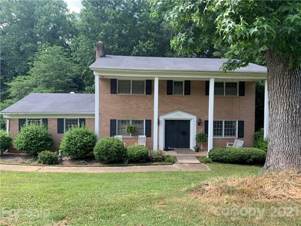 2960 Club Drive