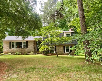 104 Brookside Drive