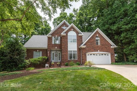 21616 Scottcrest Circle