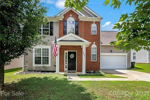8351 Rolling Meadows Lane sold home in Stonegate Farms, Huntersville, NC