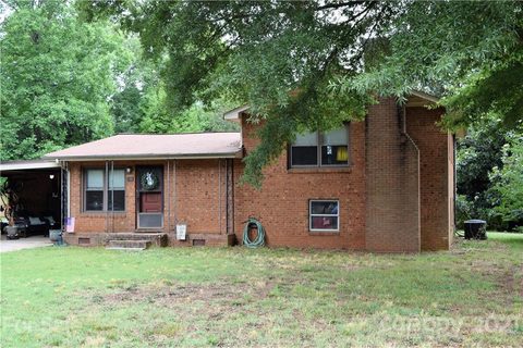 122 Bayview Drive sold home in Bay View Estates, Mooresville, NC