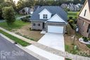 1003 12th Avenue Drive sold home in Hickory, SC