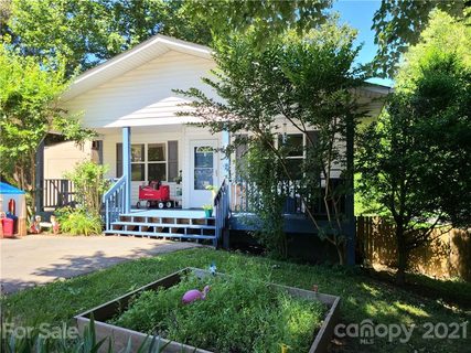 8 Oaken Court sold home in Twin Springs, Asheville, NC