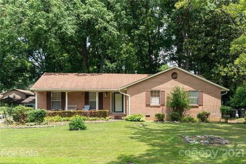 1742 Fern Forest Drive sold home in Kensington Gardens, Gastonia, NC