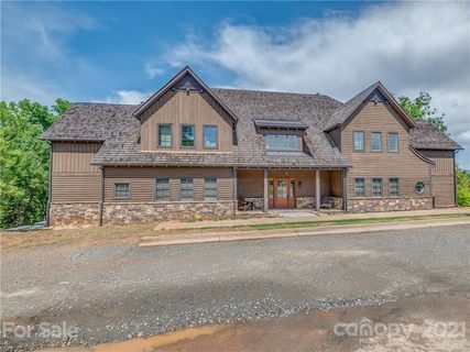 275 Clubhouse Lane C301