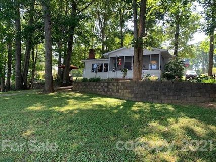 9877 Pine Tree Road