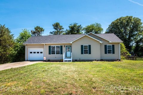 5823 Sparrow Drive sold home in Champion Village, Granite Falls, NC
