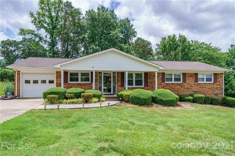 1605 Pine Ridge Drive sold home in Pinehaven, Gastonia, NC