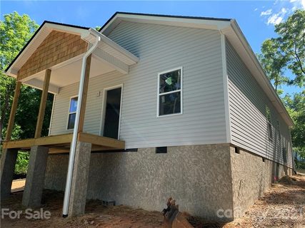 138 Orchard Street sold home in Solomon Luther Land, Candler, NC