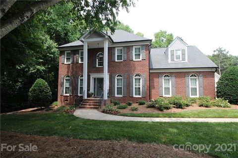 412 Hunters Point Drive
