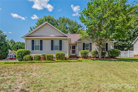 902 Sweetgrass Lane sold home in Riverbend, Rock Hill, SC
