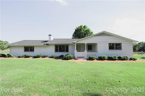 4196 King Wilkinson Road sold home in Jonathans Walk, Lincolnton, NC