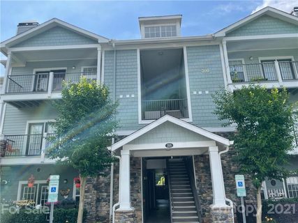 200 Vista Lake Drive 002