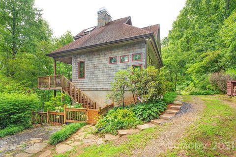 282 Merrills Chase Road sold home in Merrills Chase, Asheville, NC