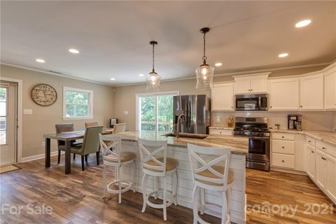 753 Edgemoor Drive