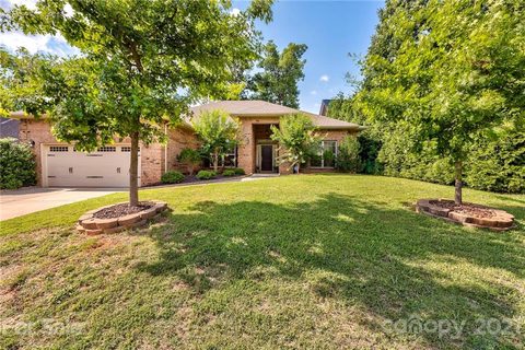 6114 Pine Chapel Drive sold home in Pine Knoll, Charlotte, NC