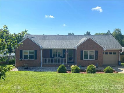 5027 Daffodil Lane