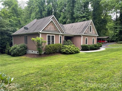 1916 Laurel Park Highway sold home in Laurel Park, Hendersonville, NC