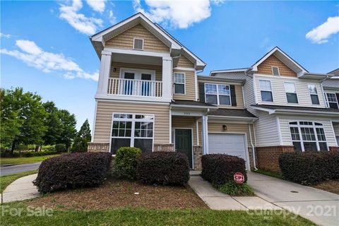 3003 Hibiscus Circle
