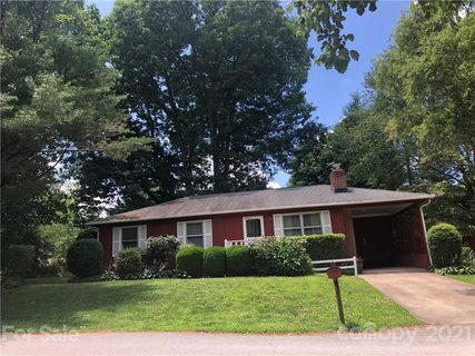 4 Stoney Nob Drive 11 sold home in Woodland Trace, Hendersonville, NC