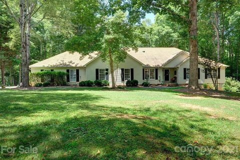 420 Blythe Court sold home in Amber Ashlyn Acres, Clover, SC
