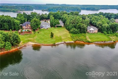 153 Mariner Pointe Lane