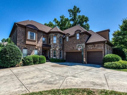 1105 Thistledown Court